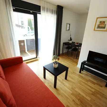 58 Apartment