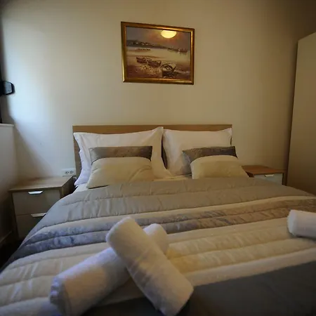 58 Apartment *