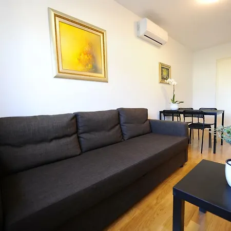58 Apartment