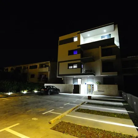 58 Apartment *