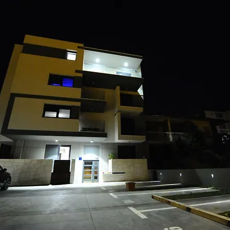 58 Apartment Split