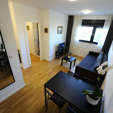 58 Apartment *