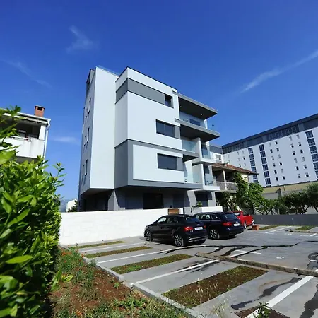 58 Apartment Split